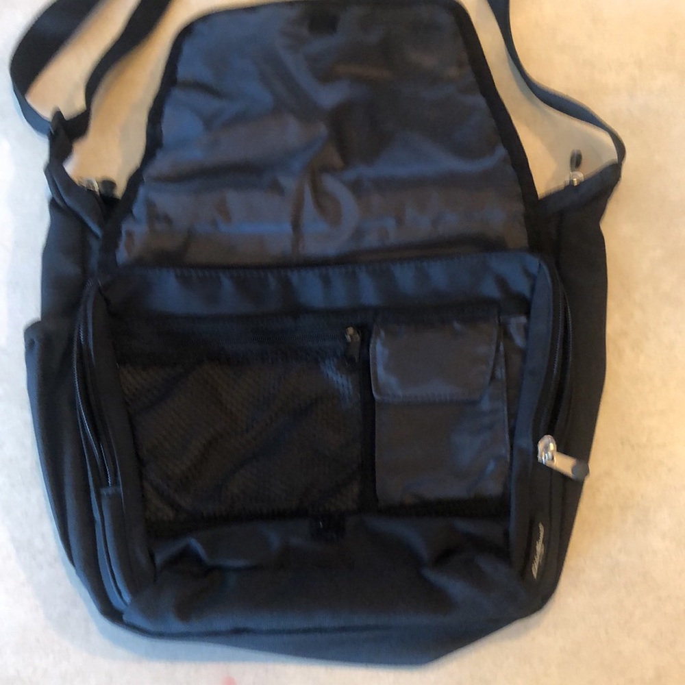 Eddie Bauer cross body purse - Picture 2 of 5